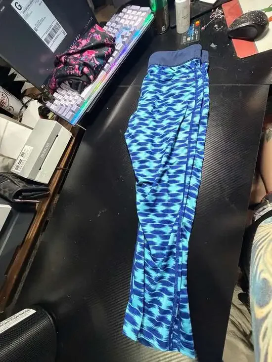 Nike Dri-Fit 'Run Fast Live Fearless' Blue Relay Print Capri Running Tights - Picture 1 of 4